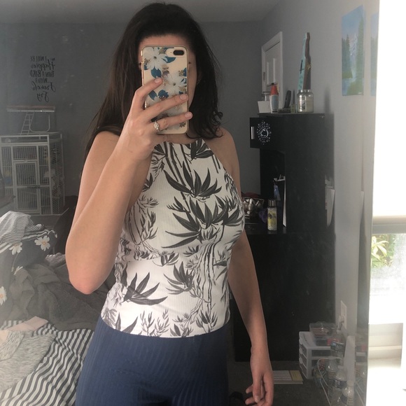 Tropical Leaves Halter - Picture 1 of 5